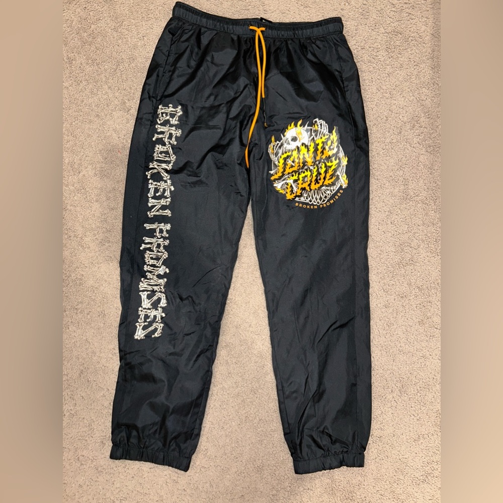 Santa Cruz Broken Promises windbreakers Size Medium